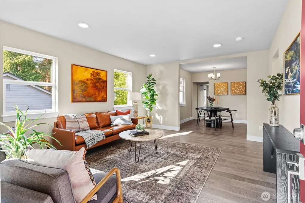 9547 Wallingford Avenue N Seattle WA 98103