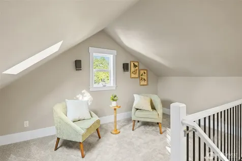9547 Wallingford Avenue N Seattle WA 98103
