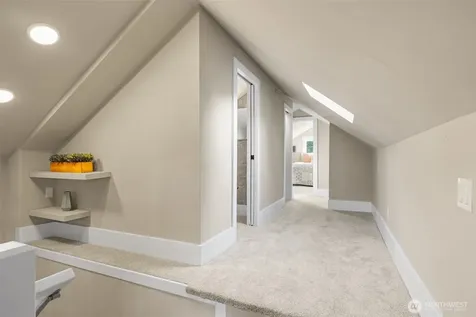 9547 Wallingford Avenue N Seattle WA 98103
