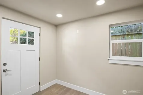 9547 Wallingford Avenue N Seattle WA 98103