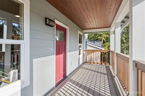 9547 Wallingford Avenue N Seattle WA 98103