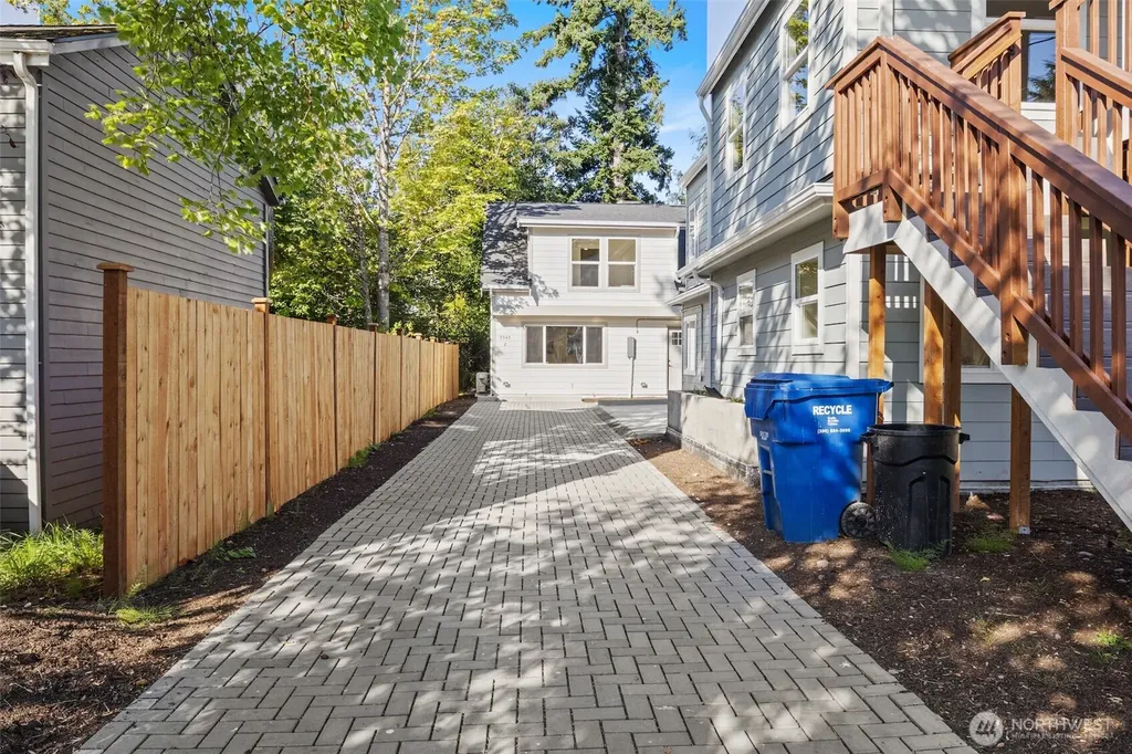 9545 Wallingford Avenue N Seattle WA 98103