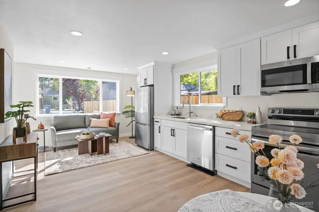 9545 Wallingford Avenue N Seattle WA 98103