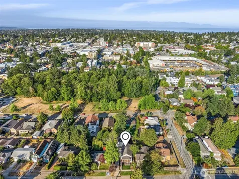 9545 Wallingford Avenue N Seattle WA 98103