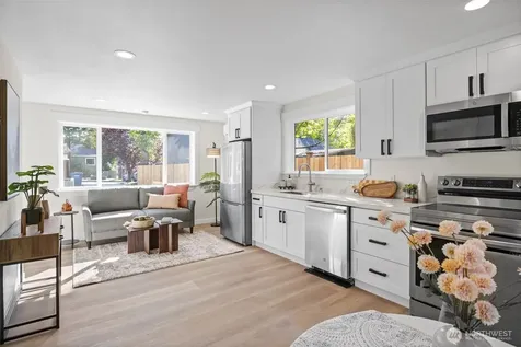 9545 Wallingford Avenue N Seattle WA 98103