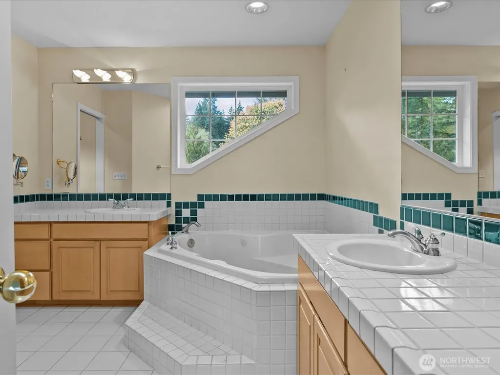 100 E Old Winery Road Shelton WA 98584