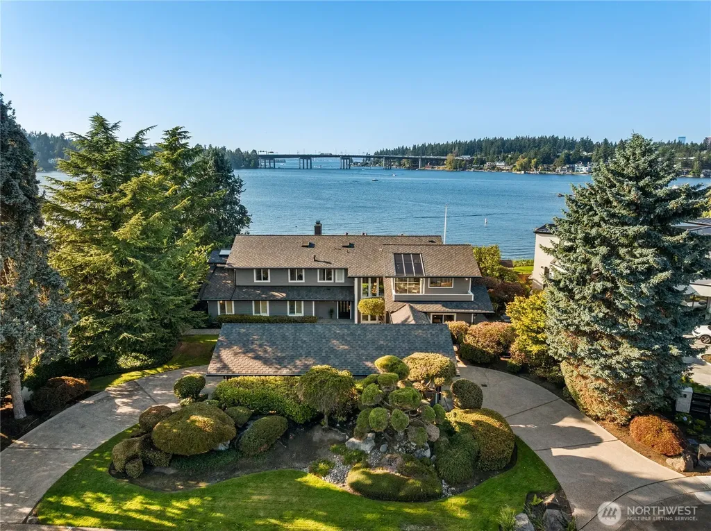 106 Cascade Key Bellevue WA 98006