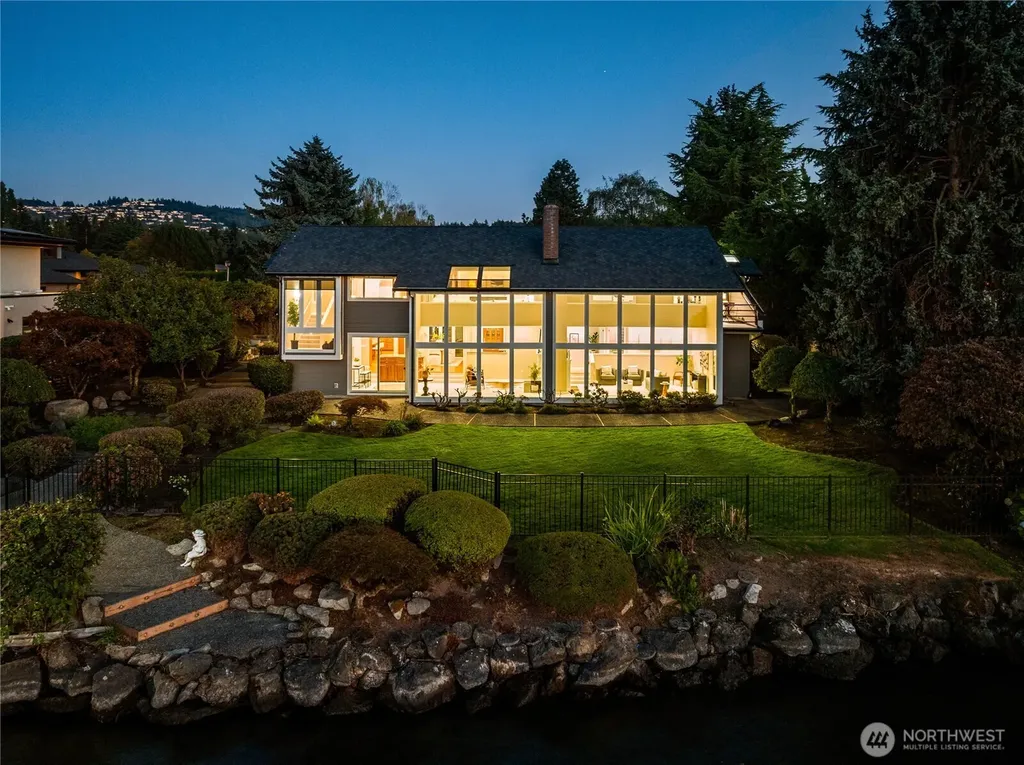 106 Cascade Key Bellevue WA 98006