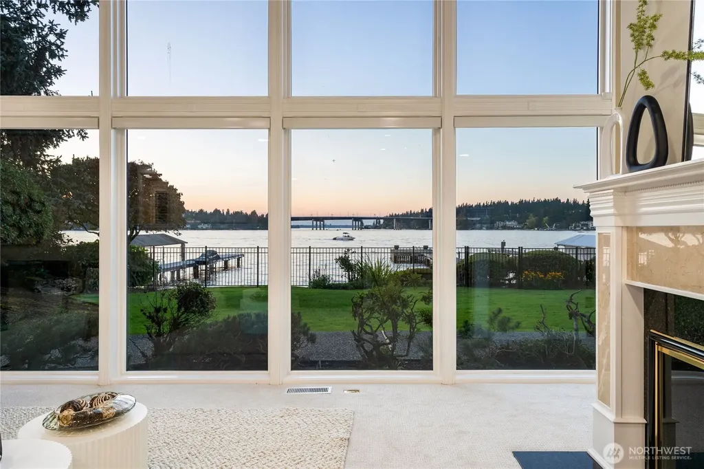 106 Cascade Key Bellevue WA 98006