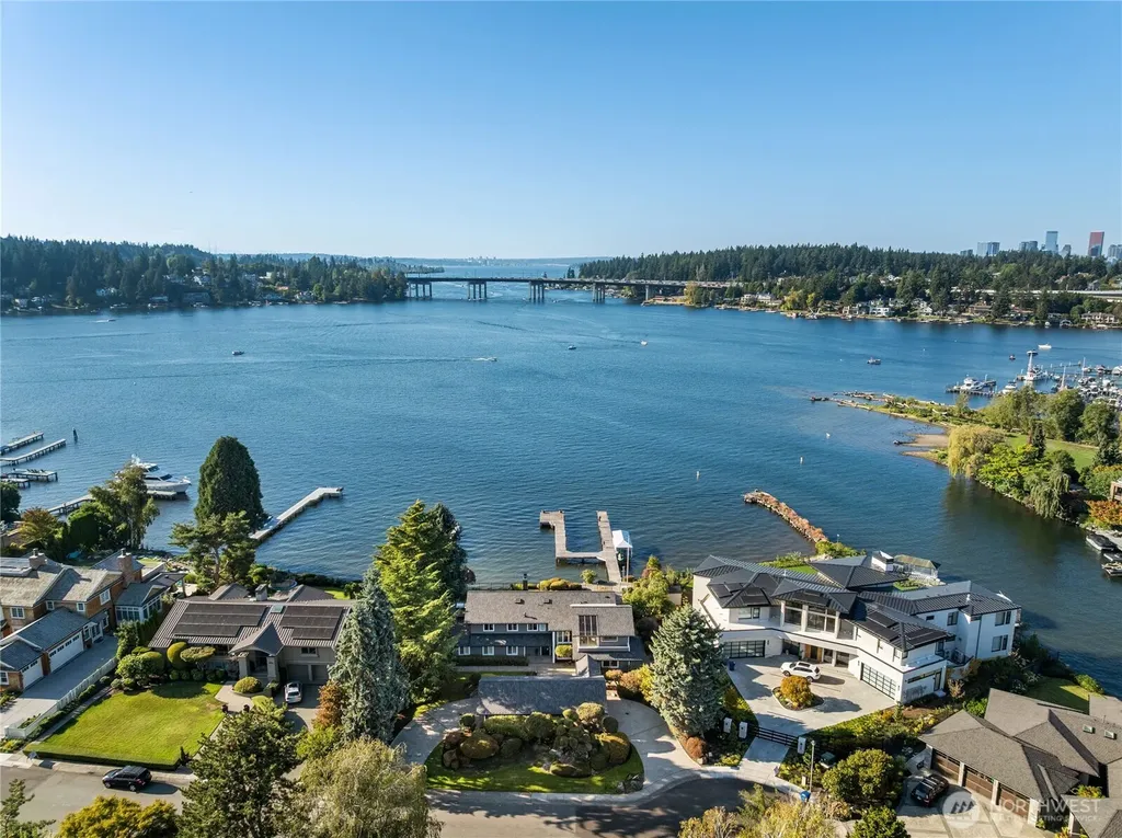 106 Cascade Key Bellevue WA 98006