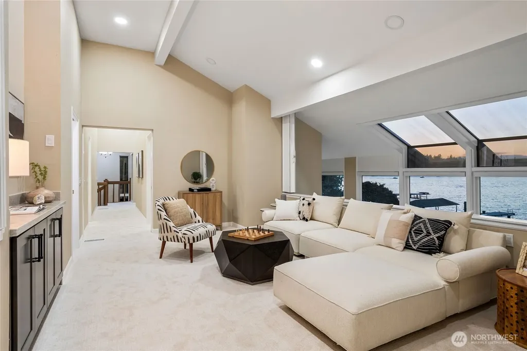 106 Cascade Key Bellevue WA 98006