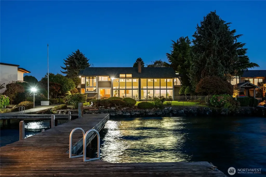 106 Cascade Key Bellevue WA 98006