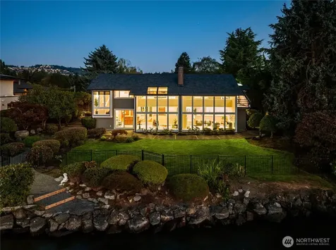 106 Cascade Key Bellevue WA 98006
