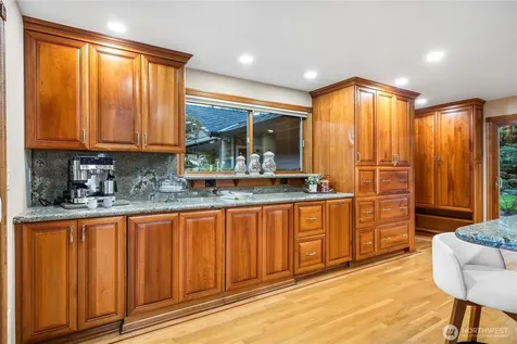 106 Cascade Key Bellevue WA 98006