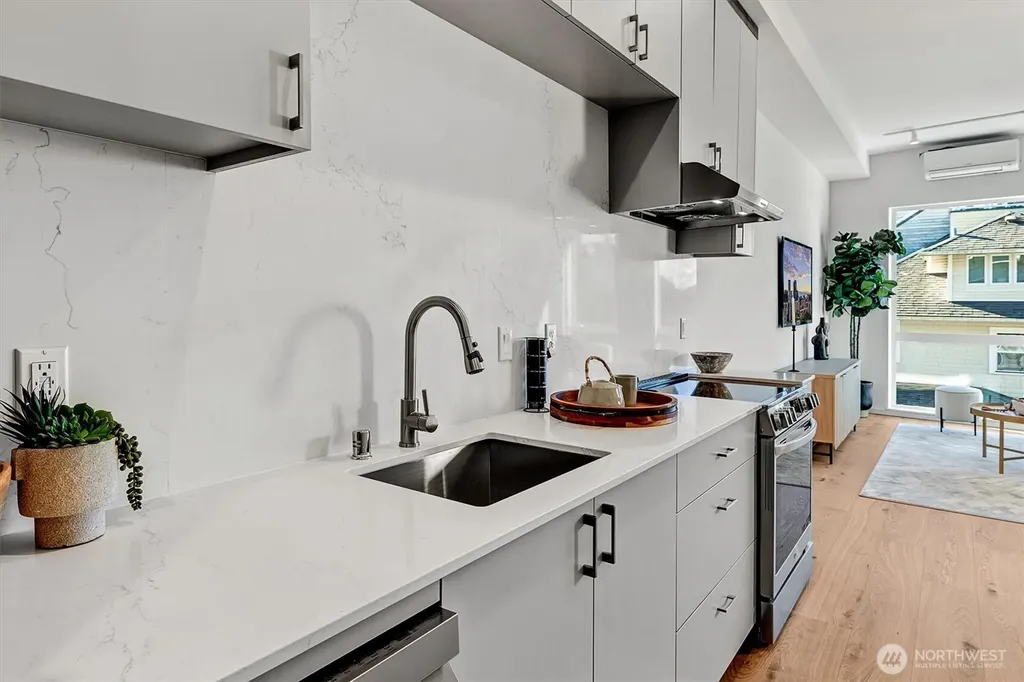 1227 E Roy Street Seattle WA 98102