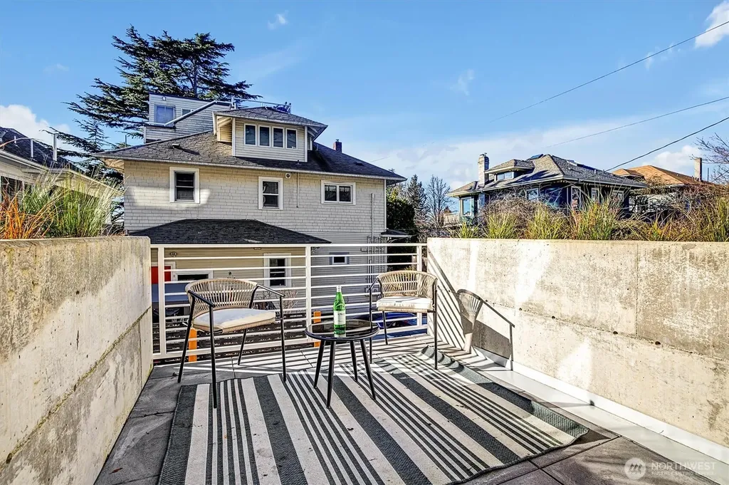 1227 E Roy Street Seattle WA 98102