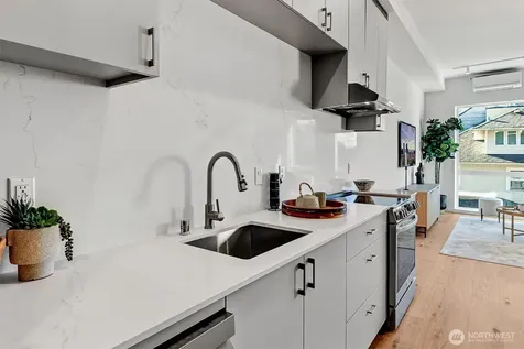 1227 E Roy Street Seattle WA 98102