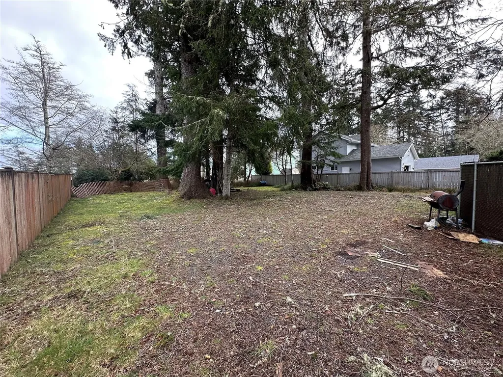 168 Duck Lake Ln SE Ocean Shores WA 98569