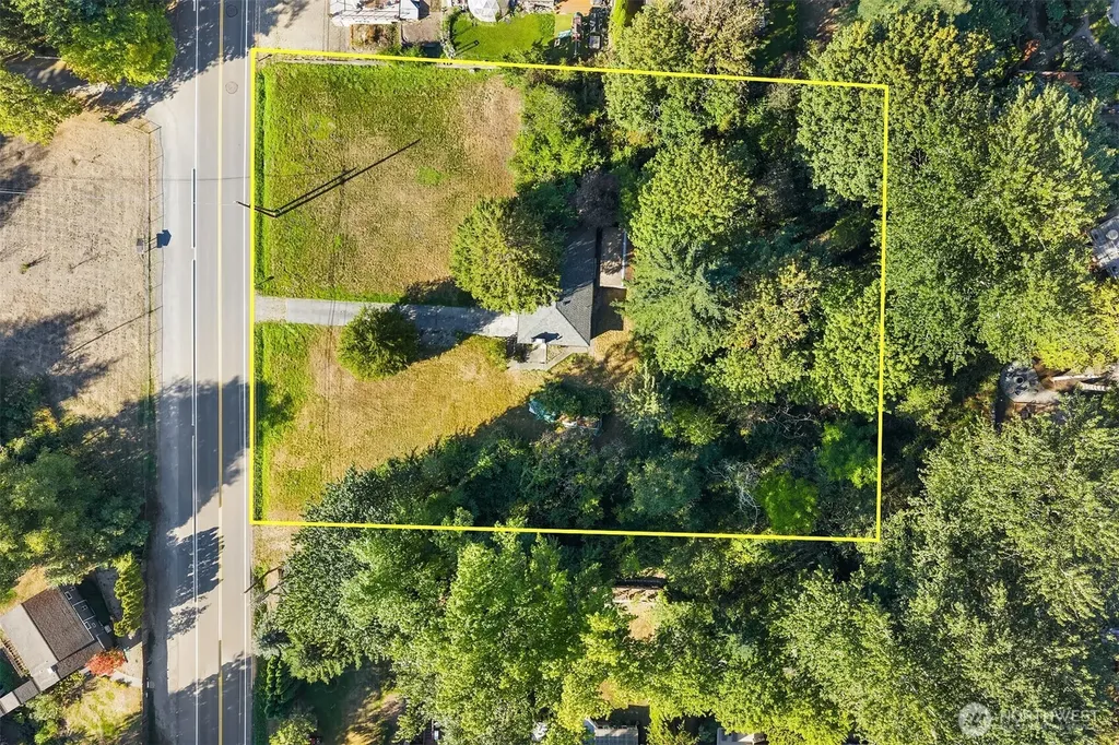 19044 35th Avenue NE Lake Forest Park WA 98155
