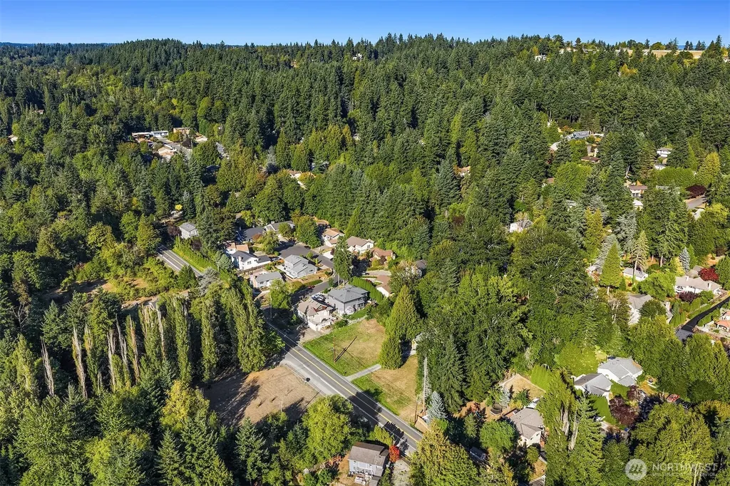 19044 35th Avenue NE Lake Forest Park WA 98155