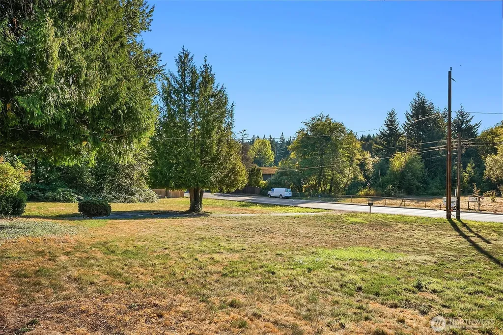 19044 35th Avenue NE Lake Forest Park WA 98155
