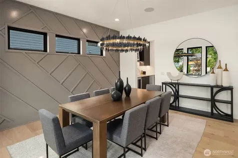 10411 NE 28th Place Bellevue WA 98004