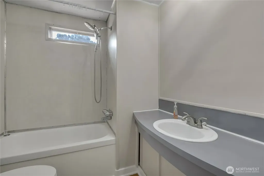 18316 34th Avenue S Seatac WA 98188