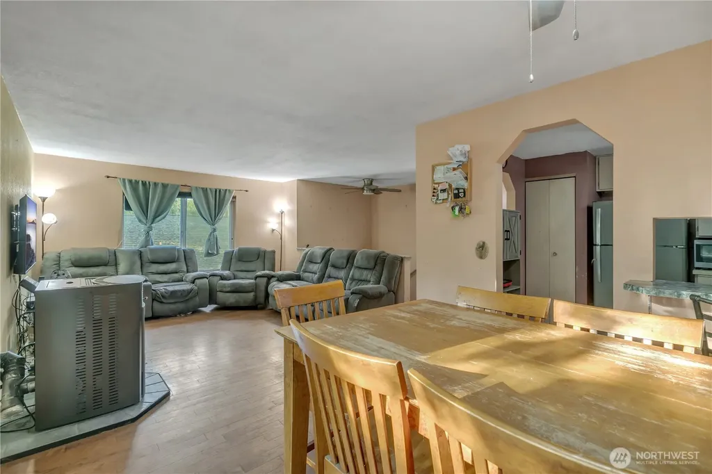 18610 5th Avenue NE Suquamish WA 98392
