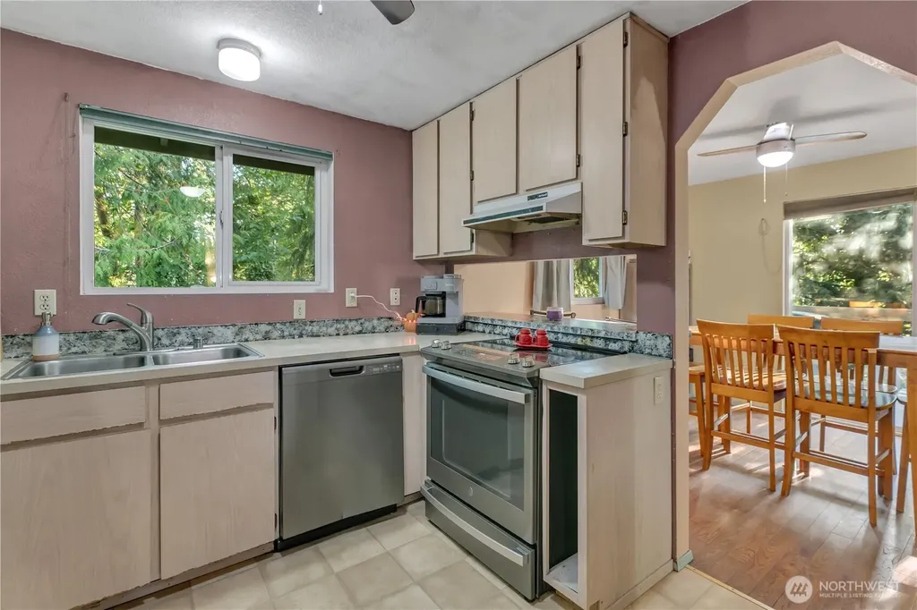 18610 5th Avenue NE Suquamish WA 98392