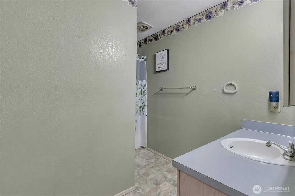 18610 5th Avenue NE Suquamish WA 98392