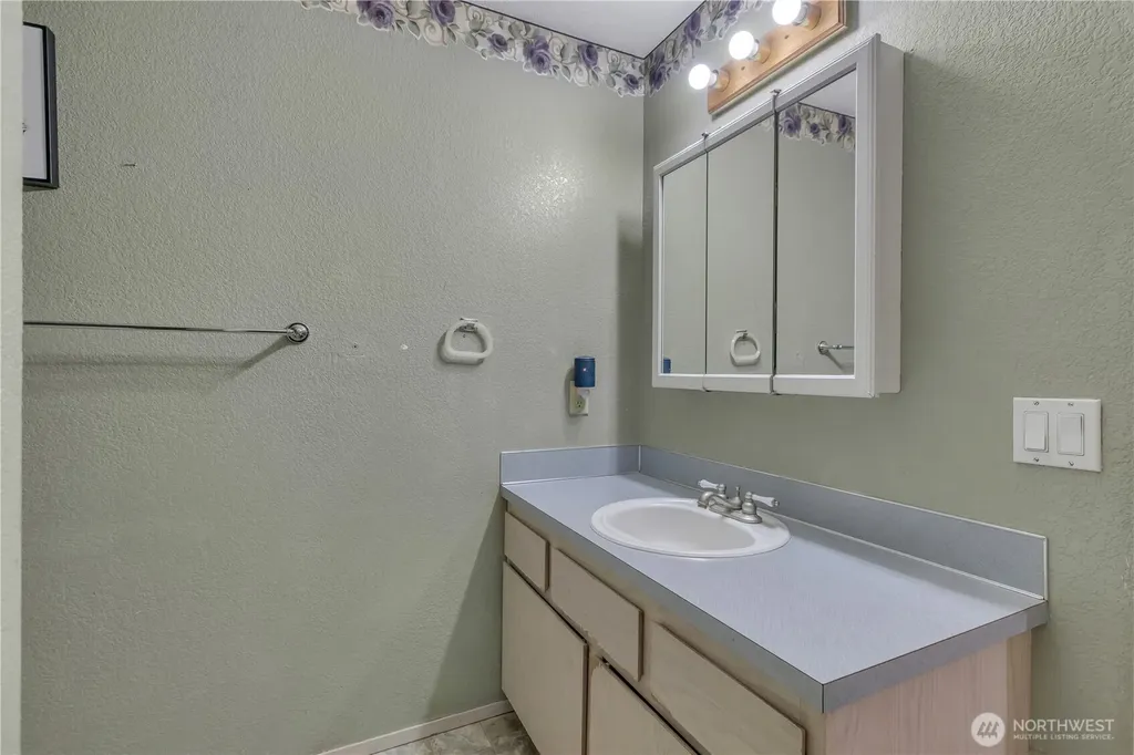 18610 5th Avenue NE Suquamish WA 98392