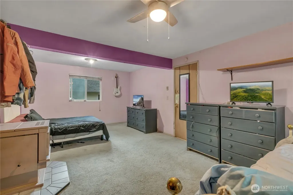 18610 5th Avenue NE Suquamish WA 98392