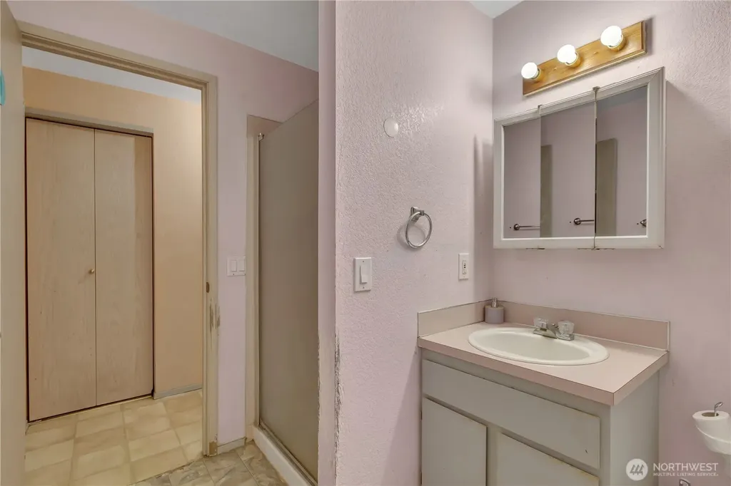18610 5th Avenue NE Suquamish WA 98392