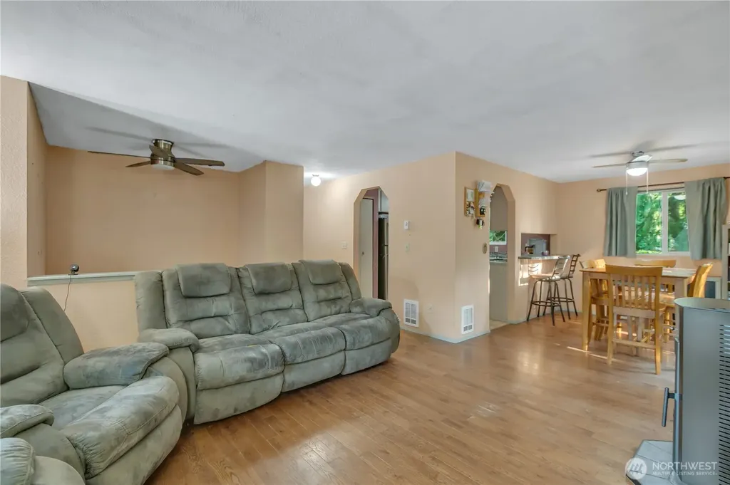 18610 5th Avenue NE Suquamish WA 98392