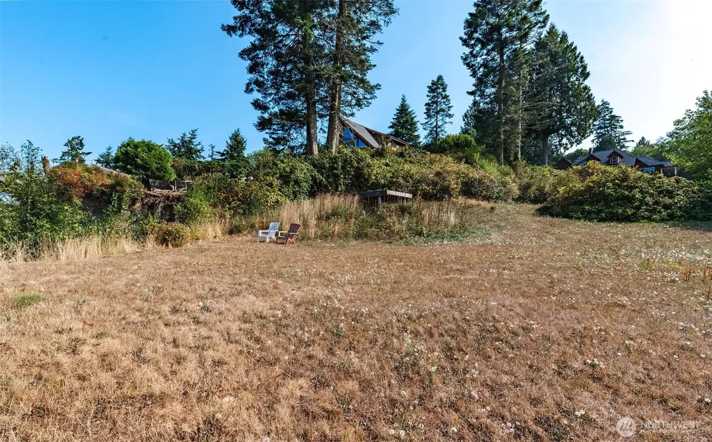 5688 NE Twin Spits Road Hansville WA 98340