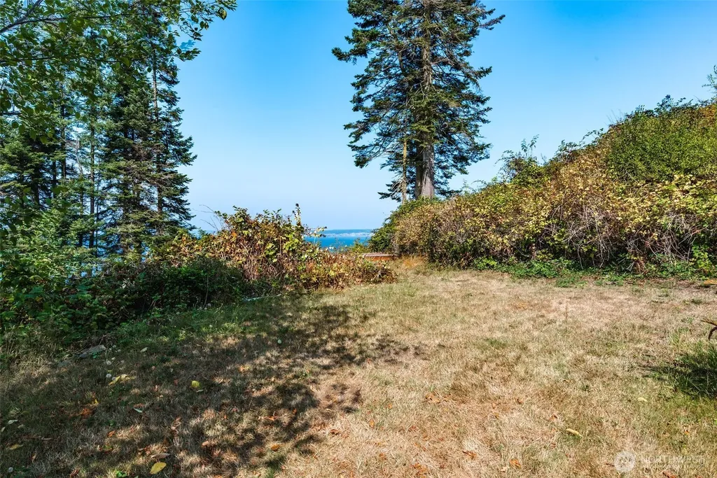 5688 NE Twin Spits Road Hansville WA 98340
