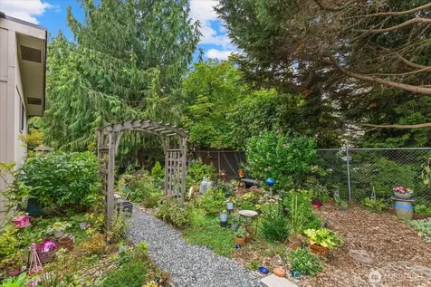 1427 100th Street SW Everett WA 98204