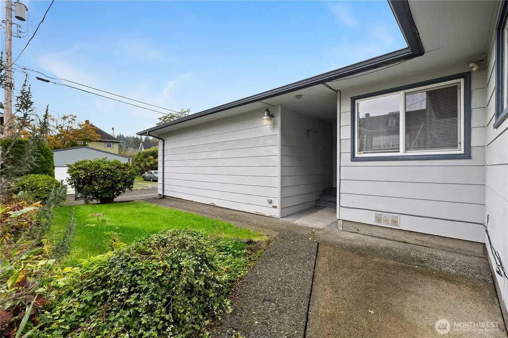 116 W 3rd Street Aberdeen WA 98520