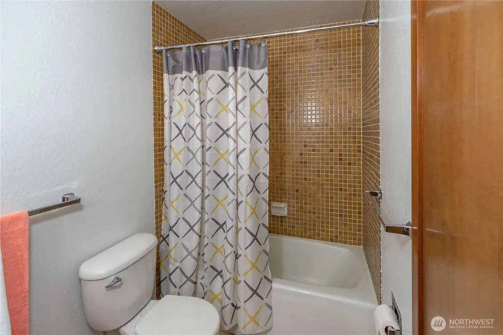 101 Highland Greens Port Ludlow WA 98365