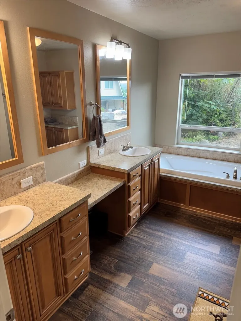 31 Hood Place Brinnon WA 98320