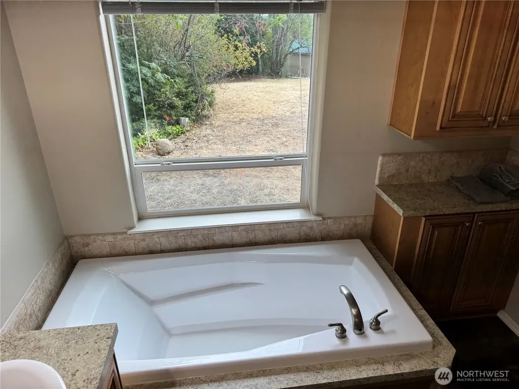 31 Hood Place Brinnon WA 98320