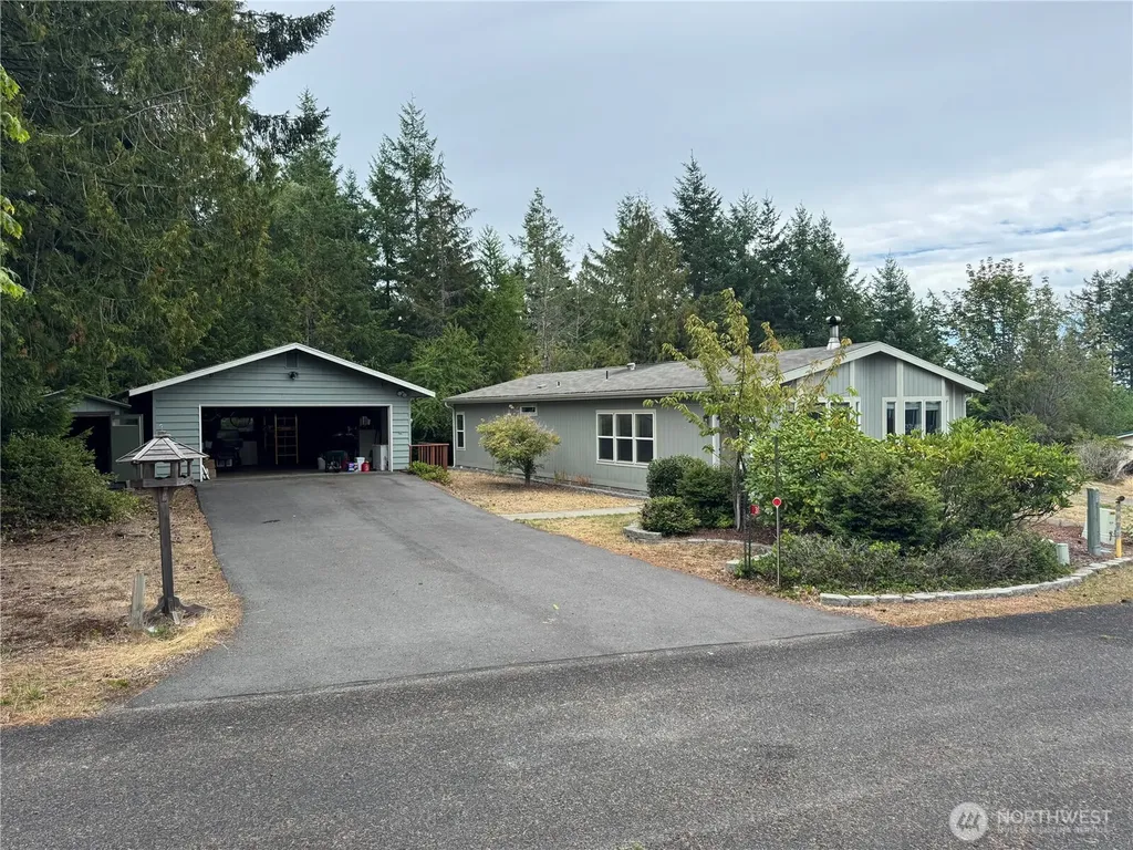 31 Hood Place Brinnon WA 98320