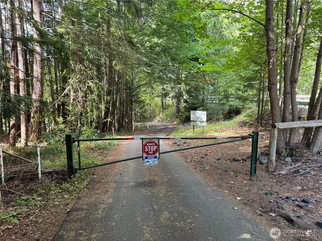 31 Hood Place Brinnon WA 98320