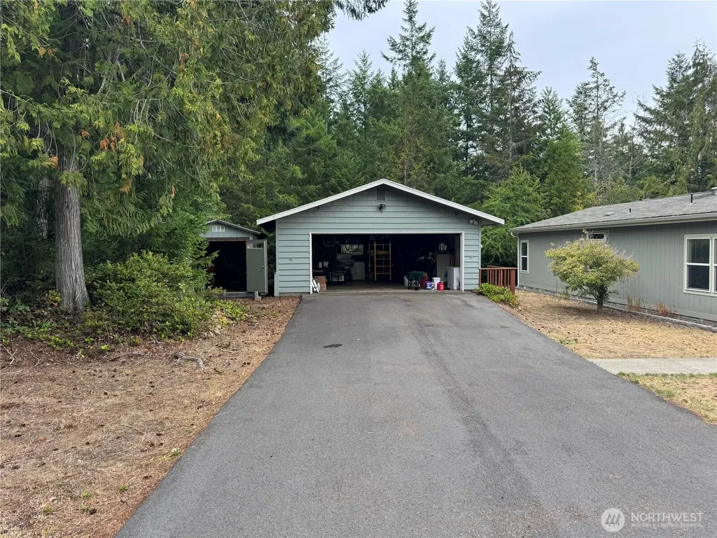 31 Hood Place Brinnon WA 98320