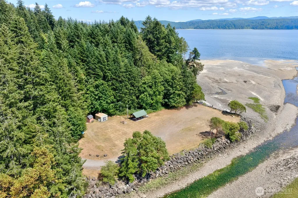 31 Hood Place Brinnon WA 98320