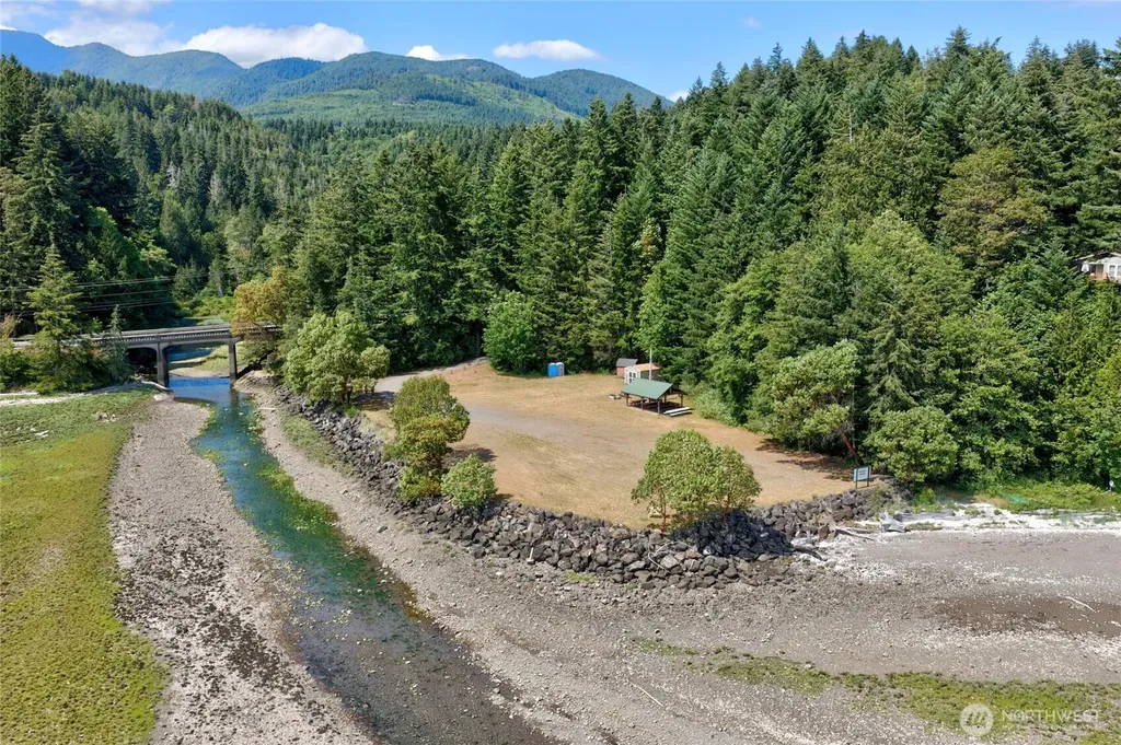 31 Hood Place Brinnon WA 98320