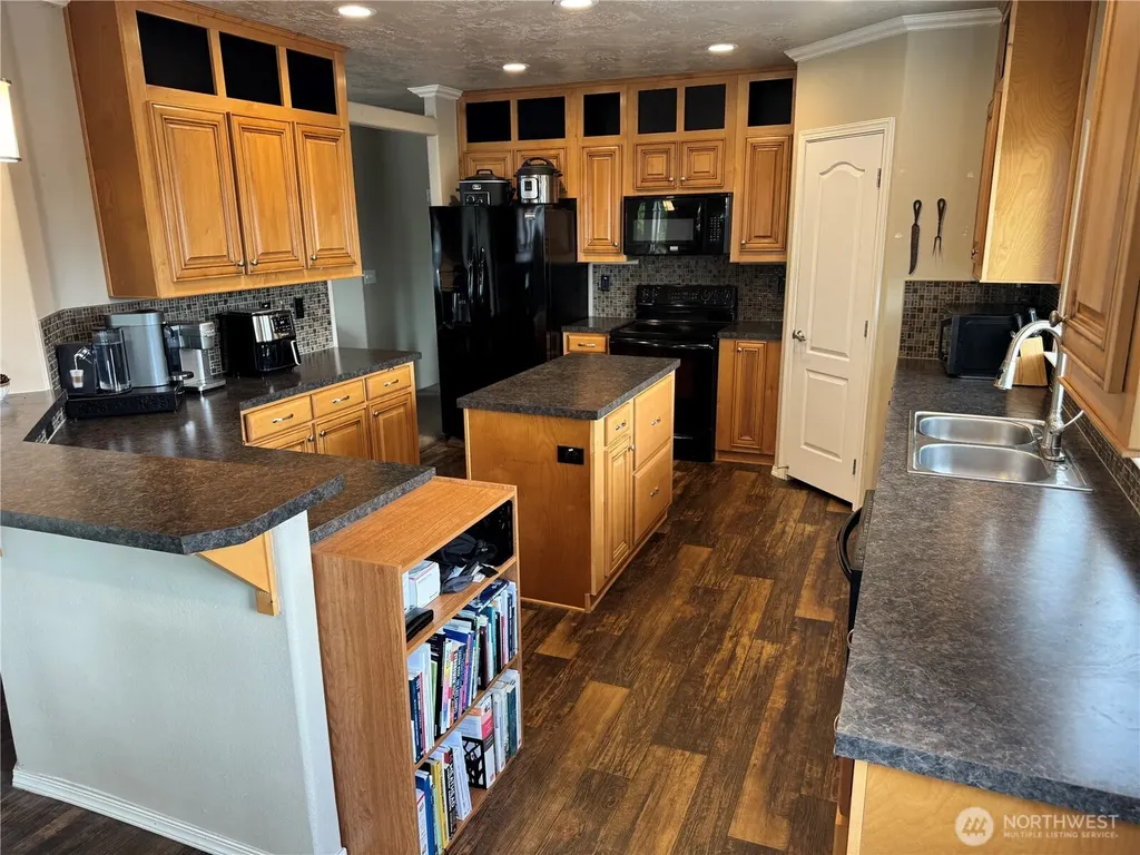 31 Hood Place Brinnon WA 98320