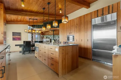 99 Hilltop Drive Winthrop WA 98862