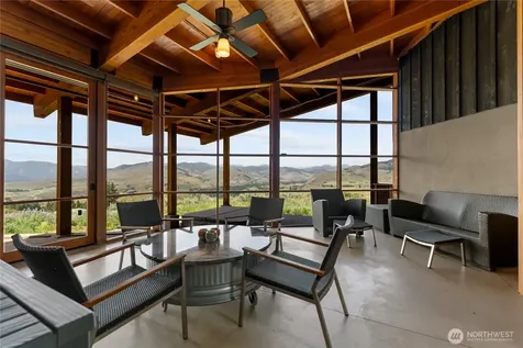 99 Hilltop Drive Winthrop WA 98862