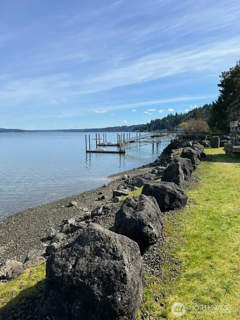 61 E Woods Place Belfair WA 98528